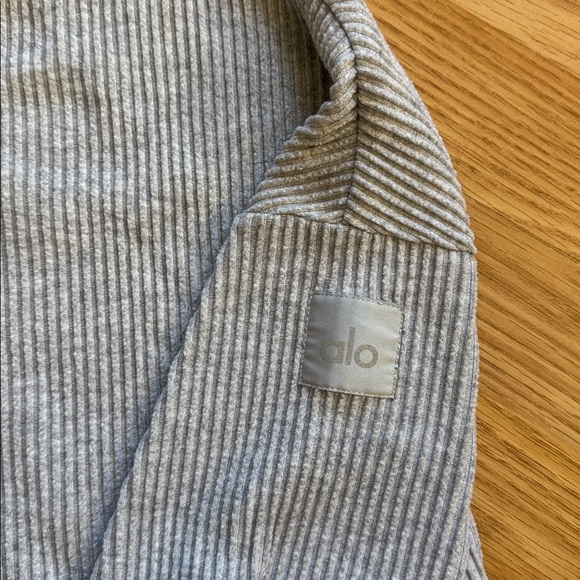 Alo Muse Hoodie ✨ size L - Picture 7 of 13